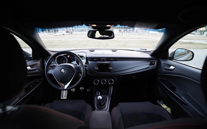 Alfa Romeo Giulietta cena 47200 przebieg: 127000, rok produkcji 2015 z Gdańsk małe 121
